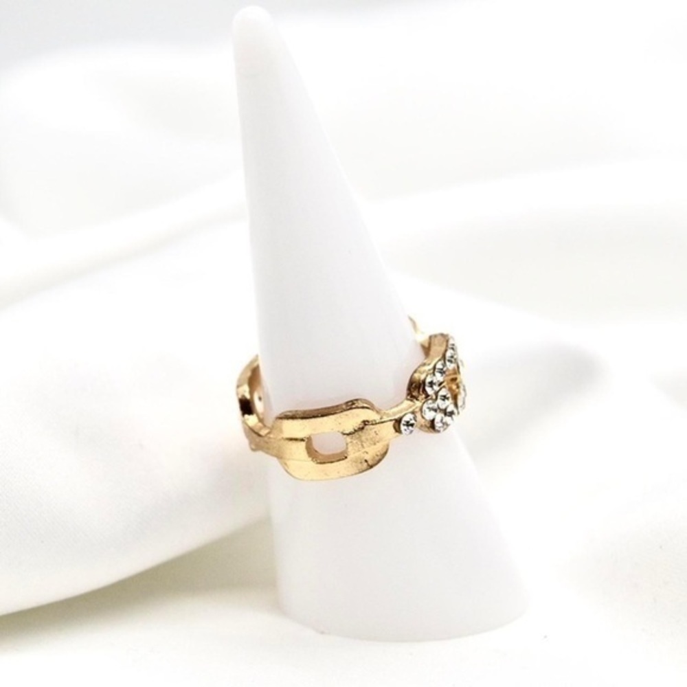 Rhinestone Chain Ring - Picture 2 of 4